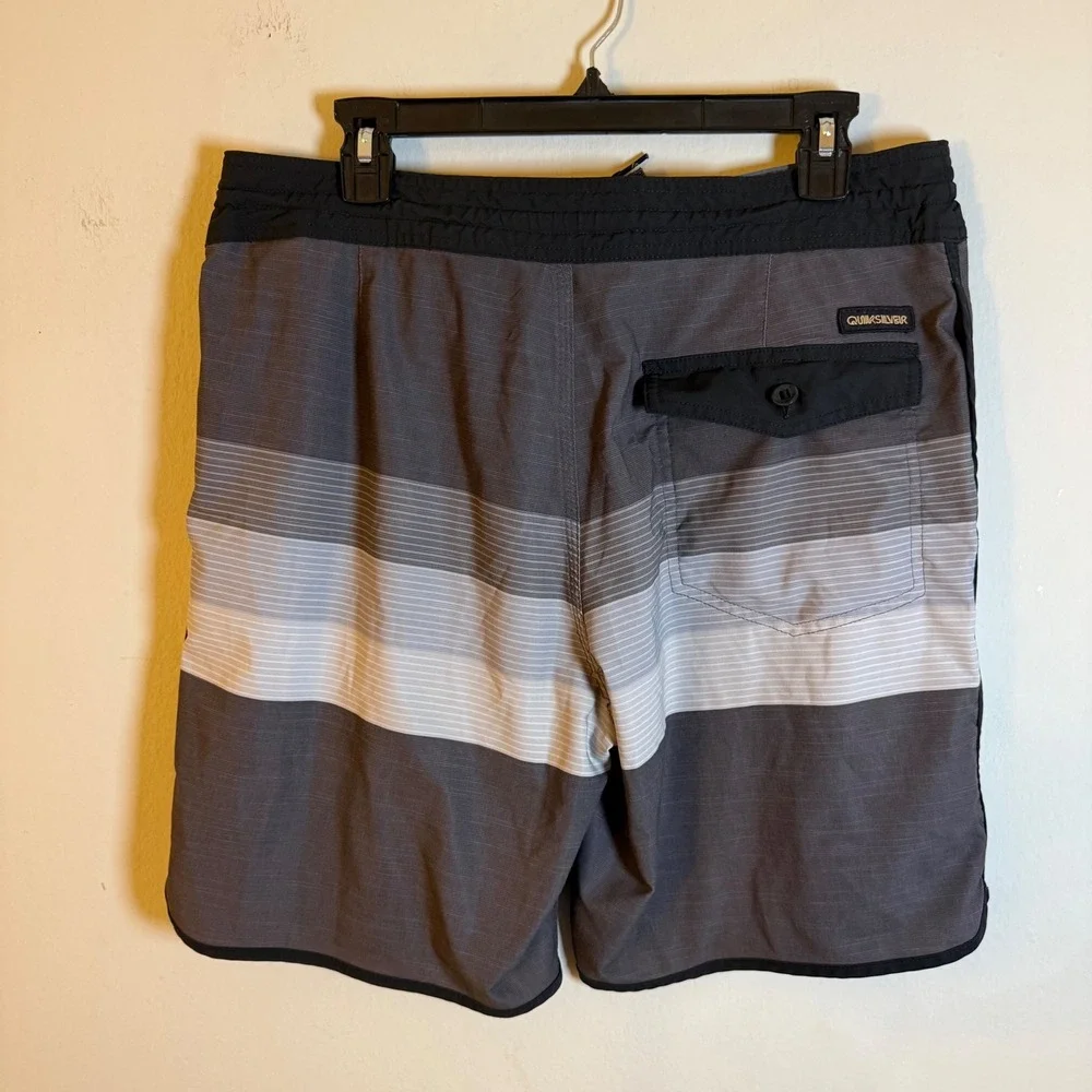 Quiksilver Mens Grey Striped Recycled Board Shorts Size 34 Swim‎ Trunks